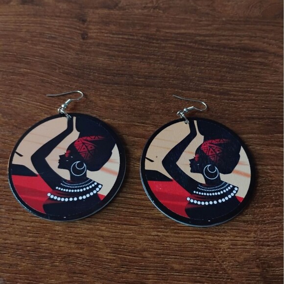 Wood African Women Dish Earrings - Picture 2 of 5